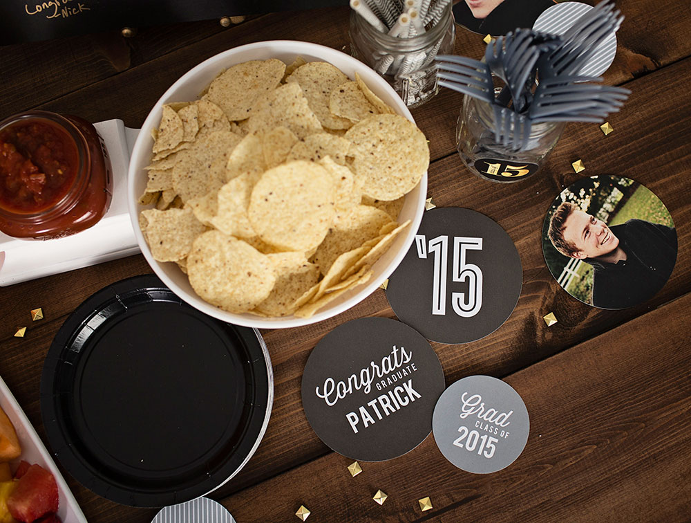 College graduation party ideas: personalized table decor table-decor-grad-party-ideas.jpg